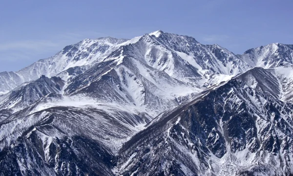 Следователи займутся гибелью трех туристов в горах Бурятии Следователи займутся гибелью трех туристов в горах Бурятии