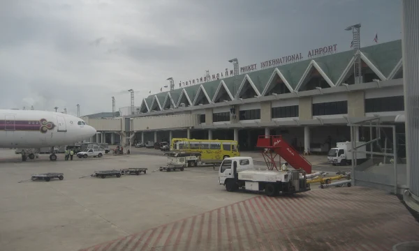 Рейс с Пхукета авиакомпании S7 задержался с вылетом на 16 часов Рейс с Пхукета авиакомпании S7 задержался с вылетом на 16 часов