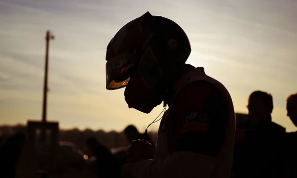 Туристам не удастся попасть на «Формулу-1» в Бахрейне и Саудовской Аравии Туристам не удастся попасть на «Формулу-1» в Бахрейне и Саудовской Аравии