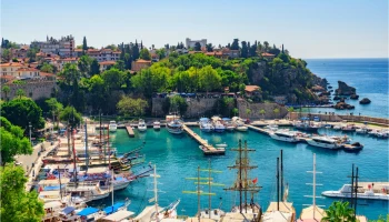 Куда поехать в мае из России: лучшие направления для отдыха Куда поехать в мае из России: лучшие направления для отдыха