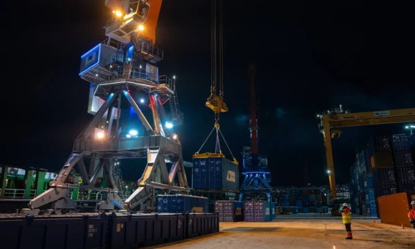 Юлия Коваль превращает вызов Арктики в эпическую историю команды и мужества Юлия Коваль превращает вызов Арктики в эпическую историю команды и мужества