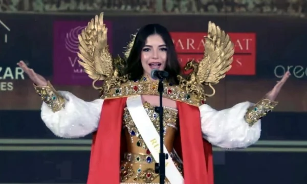 Индия аплодирует Кире Капшик: титул Miss Teen Glam World 2026 и подписание контракта Индия аплодирует Кире Капшик: титул Miss Teen Glam World 2026 и подписание контракта