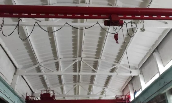 Весной состояние стен ухудшается из-за старта процесса коррозии краски Весной состояние стен ухудшается из-за старта процесса коррозии краски